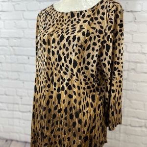 Chicos travelers collection leopard print top (2) LG/XL asymmetric hem